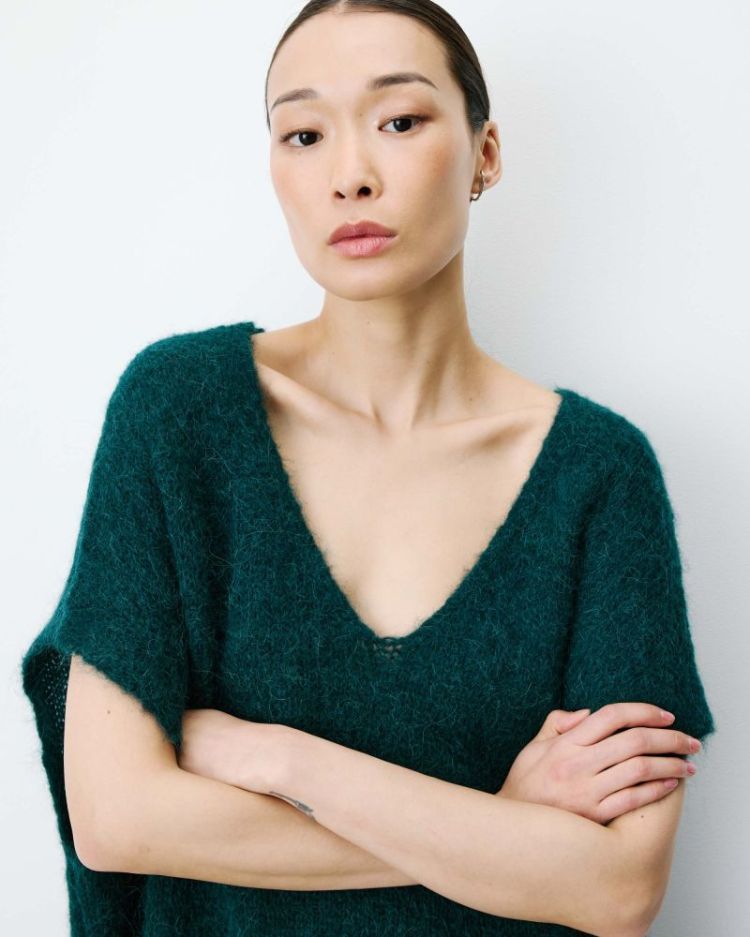 Sleeveless V-neck Atticus emeraude
