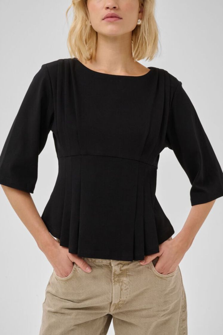 Apir Pleat Tee black