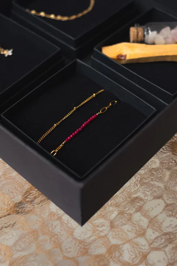 Pink-chalcedony-christmas-giftbox-advent-calendar-bracelet_50476c5e-06c6-4e0f-9716-046555f83acf