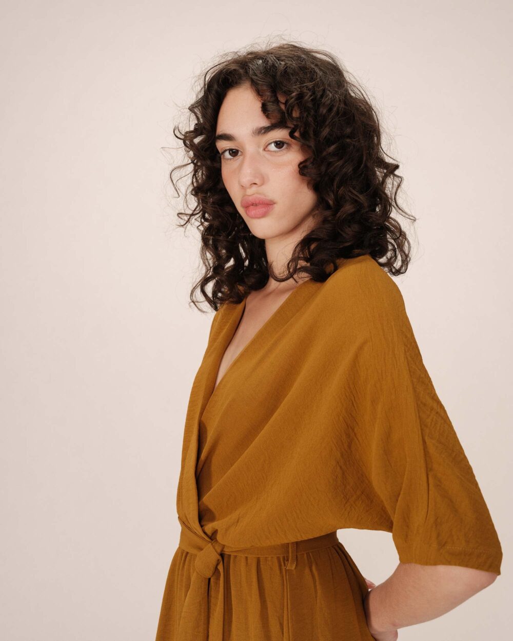 Long dress Maud - Ocre - Afbeelding 3