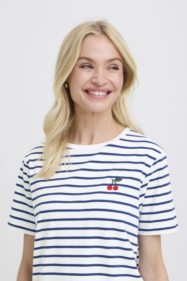 Pandinna cherise tshirt